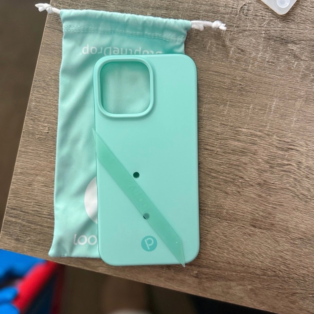 iPhone 16 Pro Max Loopy
